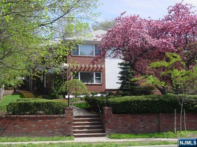 431 Grand Avenue 11 - Photo 1