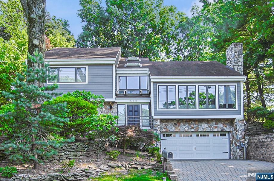 570 Grandview Terrace - Photo 1