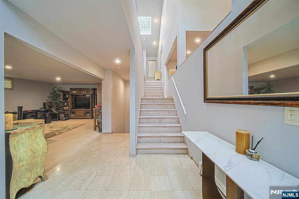 570 Grandview Terrace - Photo 4