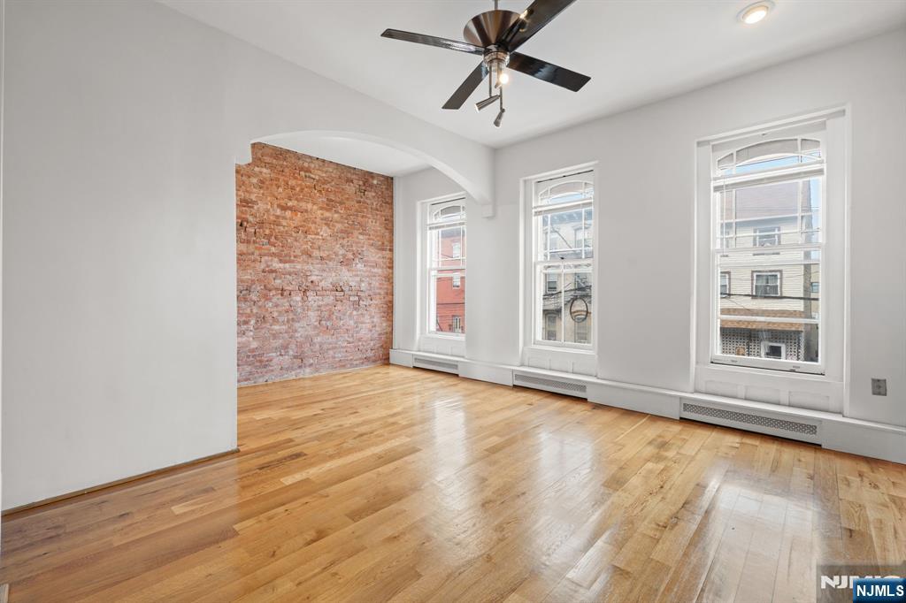 72 Columbia Street - Photo 3
