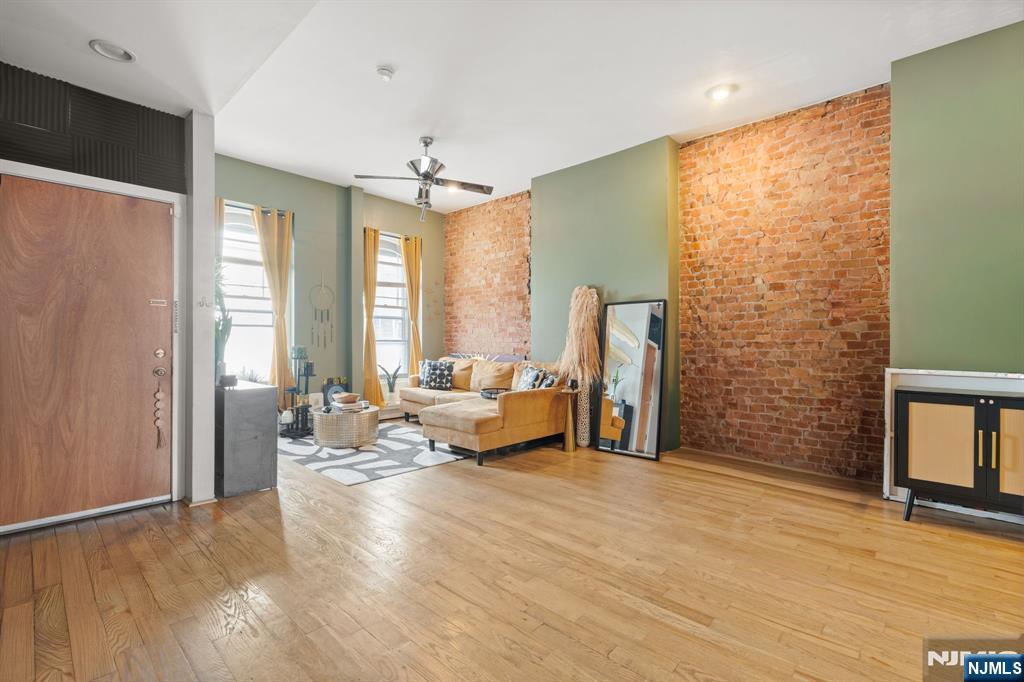 72 Columbia Street - Photo 4