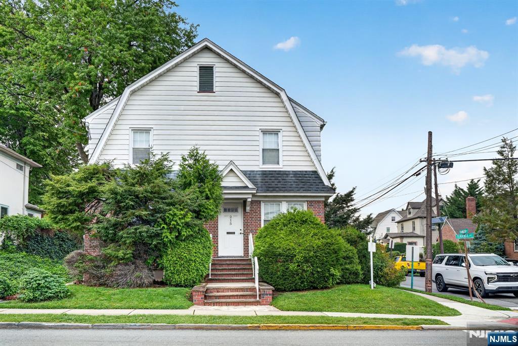 215 Terrace Avenue A - Photo 1