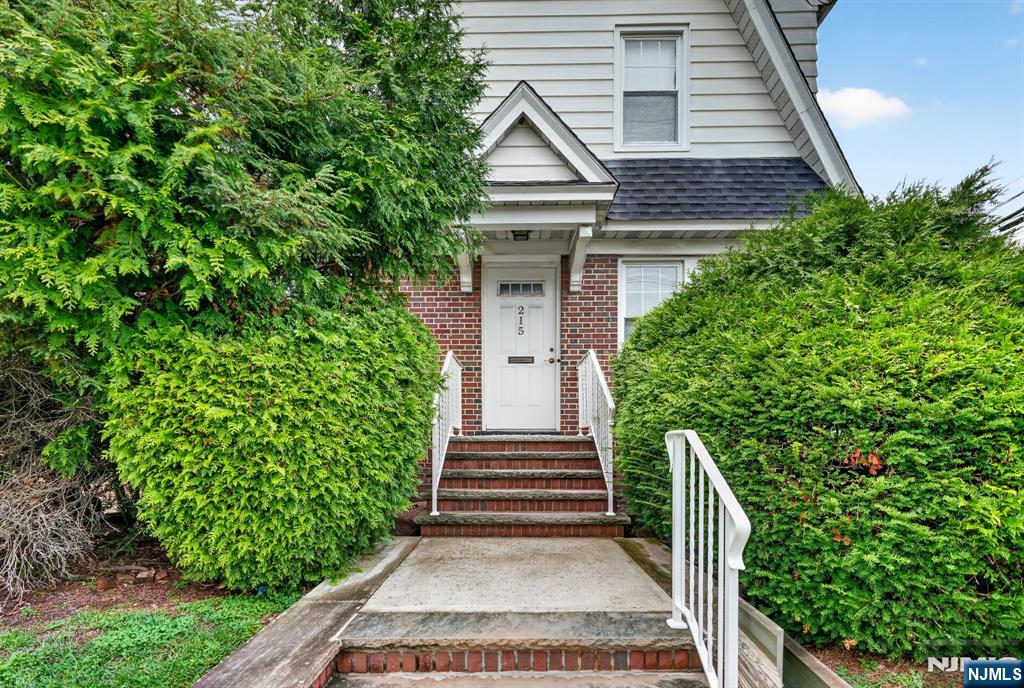 215 Terrace Avenue A - Photo 2