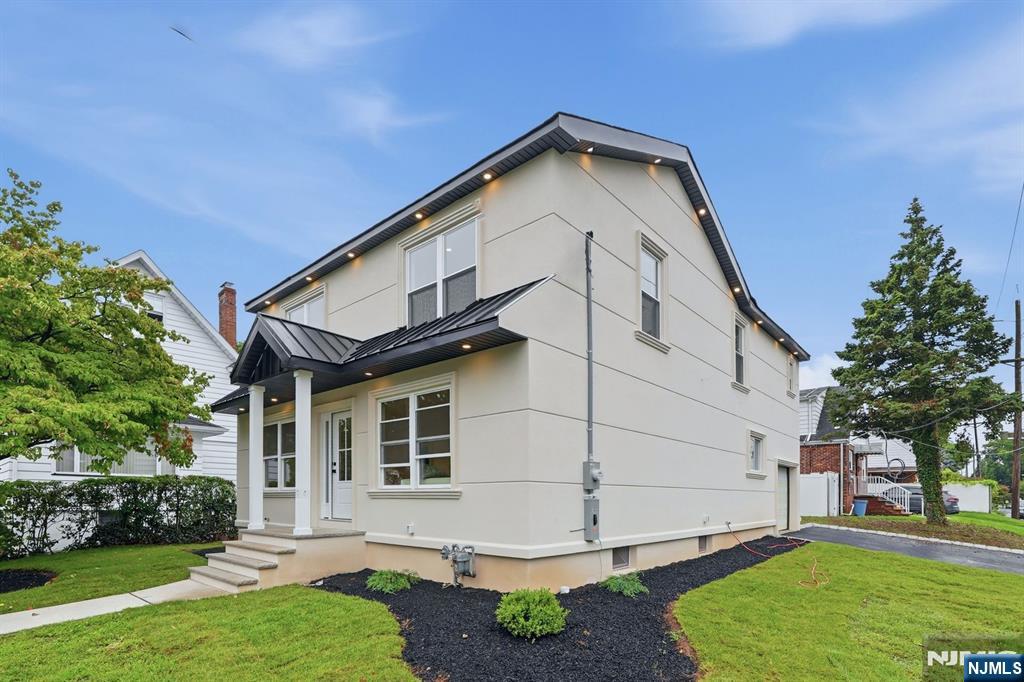 60 Lasalle Ave, Hasbrouck Heights, NJ 07604