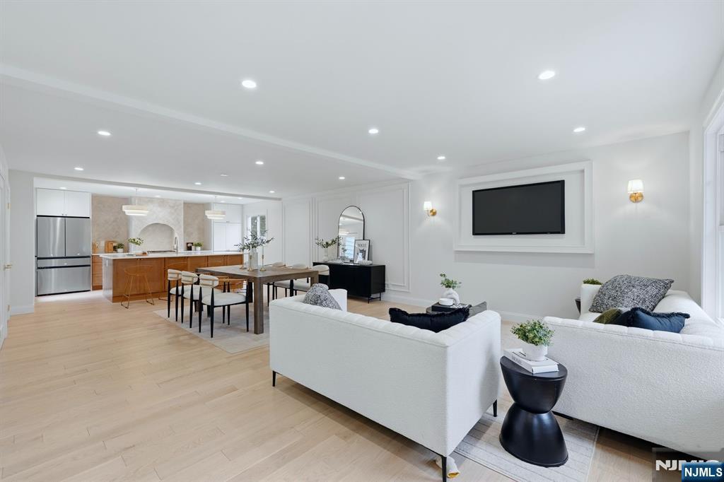 60 Lasalle Ave, Hasbrouck Heights, NJ 07604