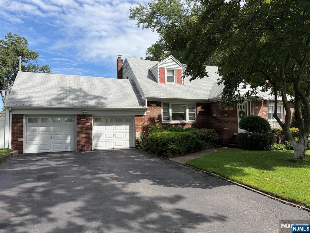 207 Graphic Boulevard - Photo 1