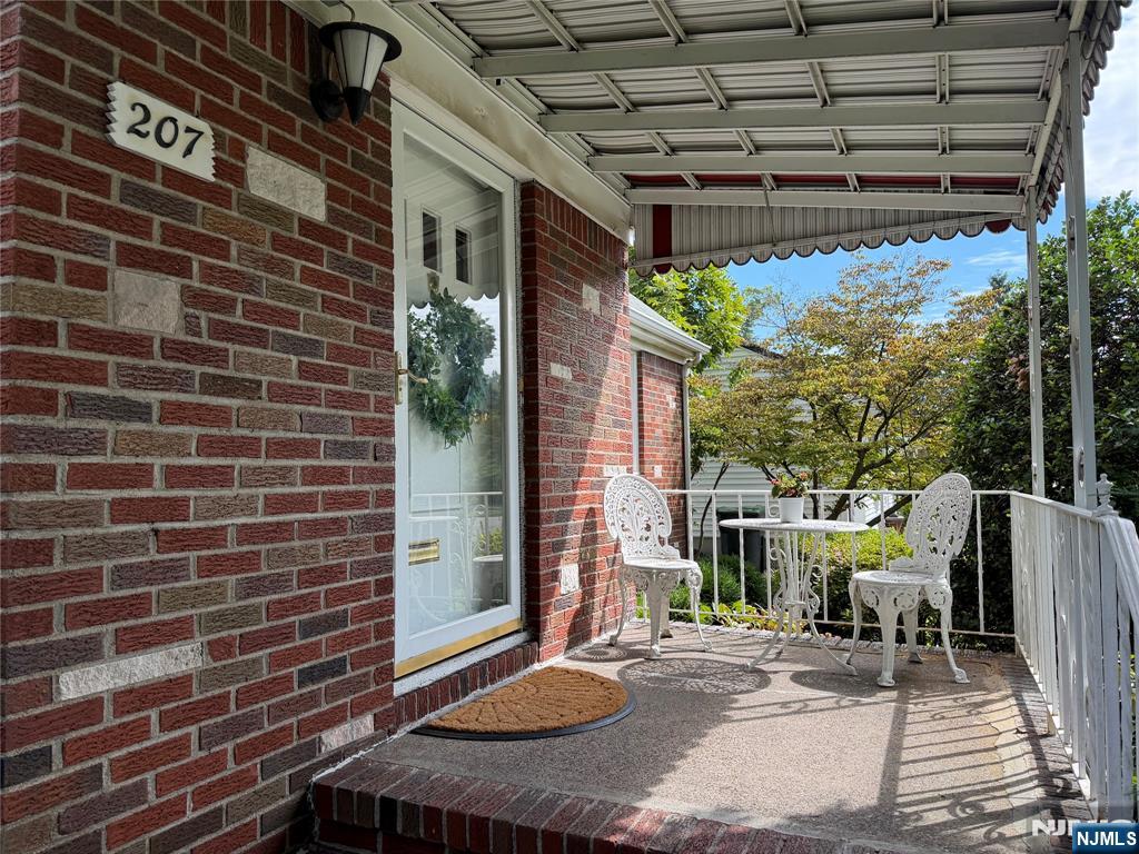 207 Graphic Boulevard - Photo 2