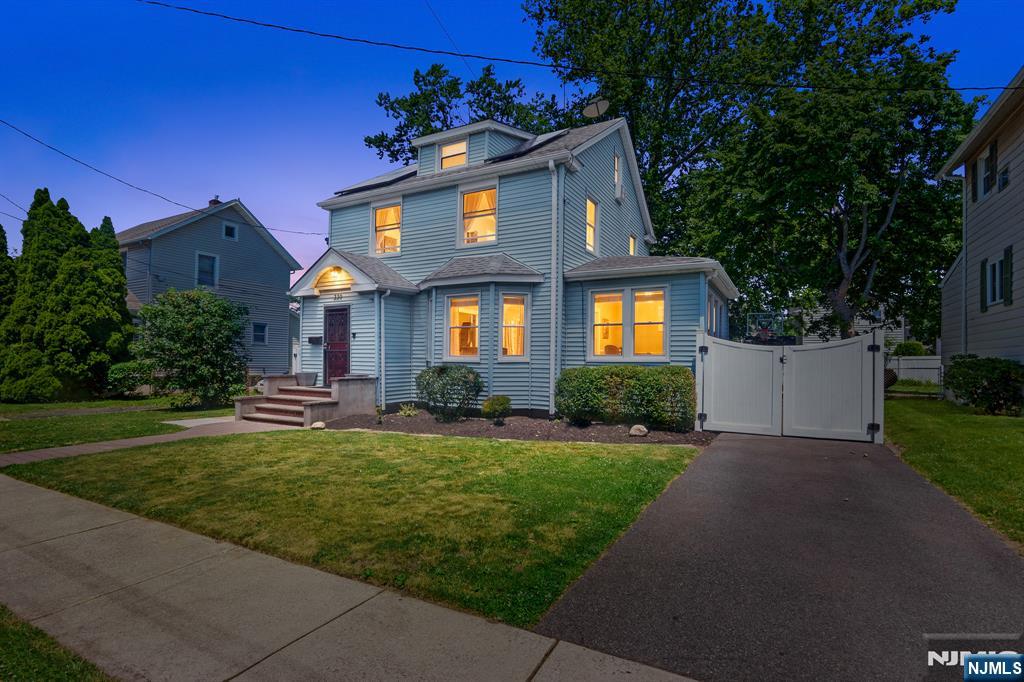 330 Simons Avenue - Photo 5