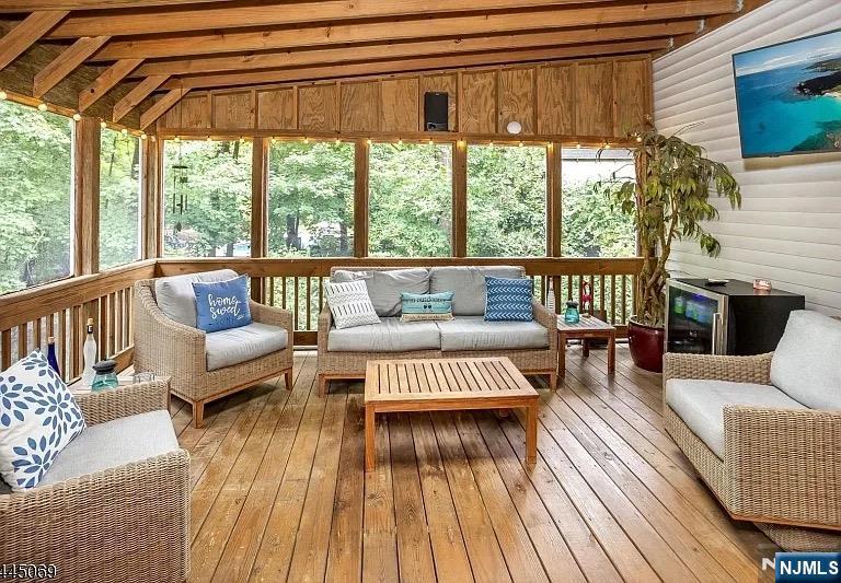 81 Poplar Drive - Photo 4