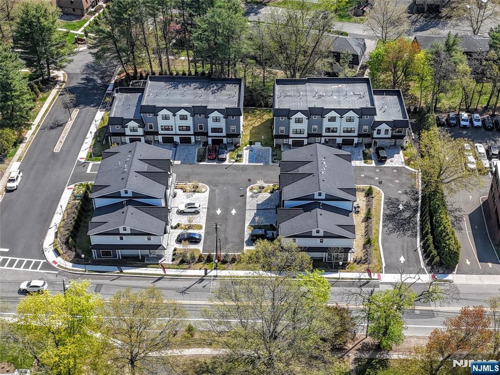 120 Collignon - Photo 1