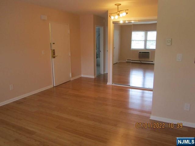 147 N Maple Avenue 3148 - Photo 4