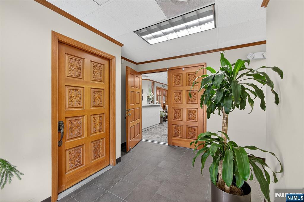 55 Paramus - Photo 2