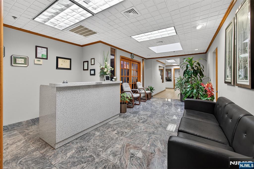 55 Paramus - Photo 4