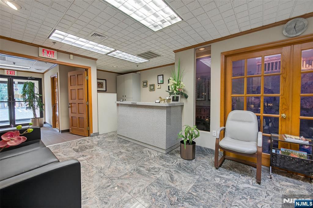 55 Paramus - Photo 5