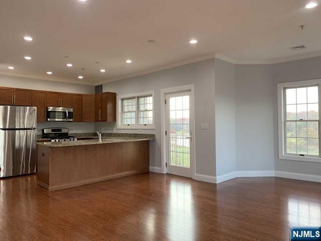 1301 Windsor Park Court 32 - Photo 2