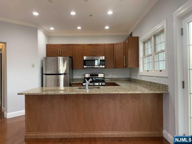 1301 Windsor Park Court 32 - Photo 3