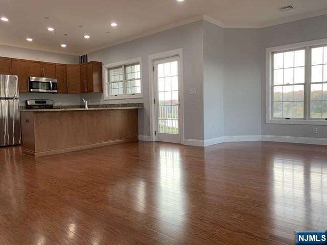 1301 Windsor Park Court 32 - Photo 4