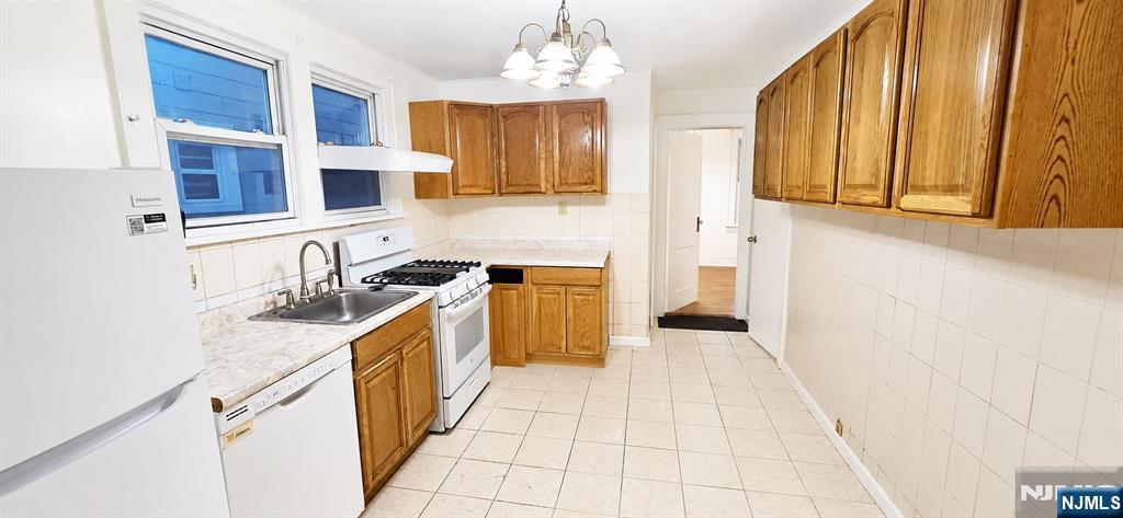 283 Hickory Street - Photo 4