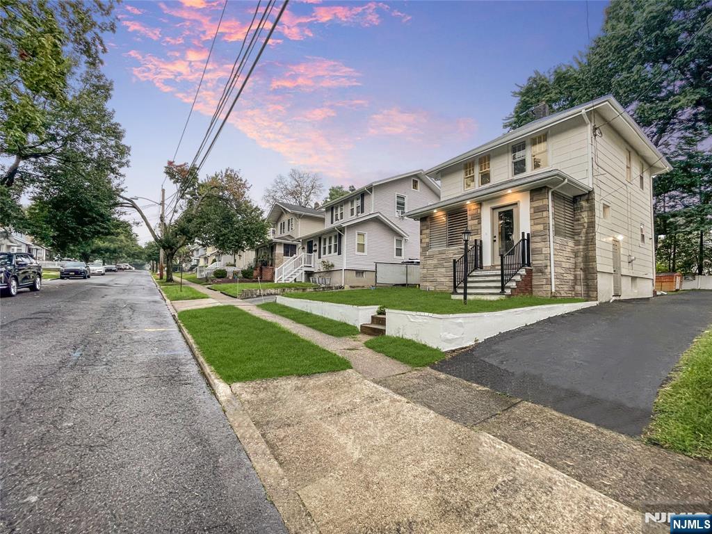 81 Franklin Road - Photo 2
