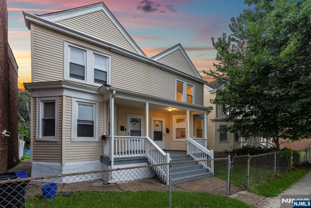 265-267 Sanford Street - Photo 2