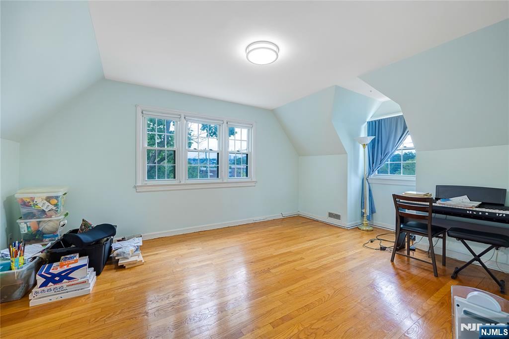 633 Prospect Avenue - Photo 5