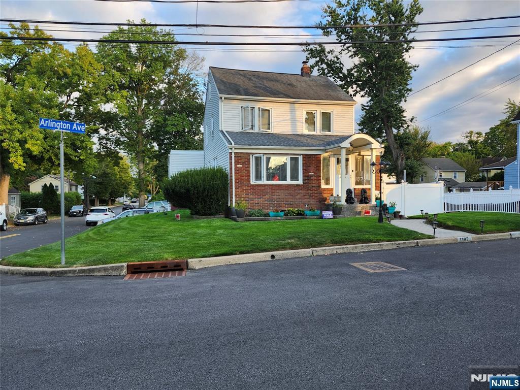1167 Arlington Avenue - Photo 4