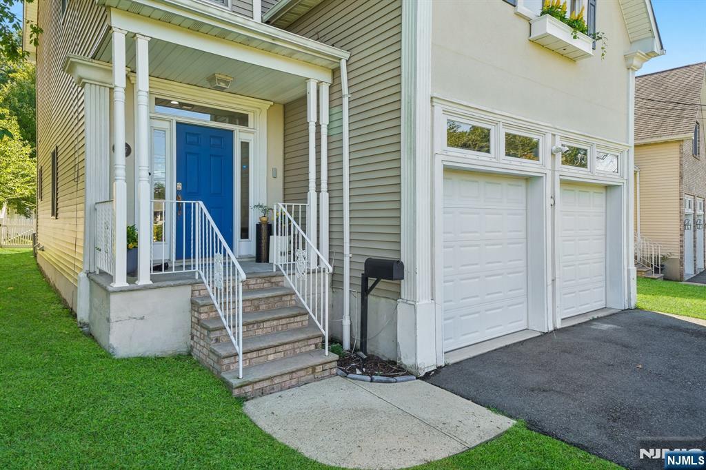 1627 Broad Street - Photo 2