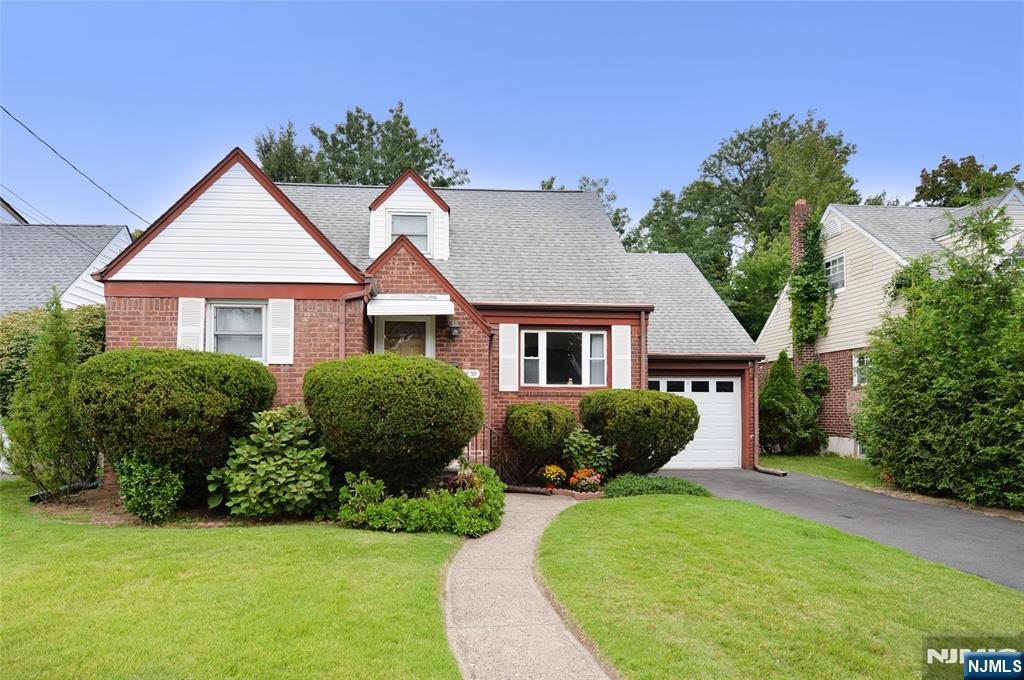 39-39 Brookside Avenue - Photo 1