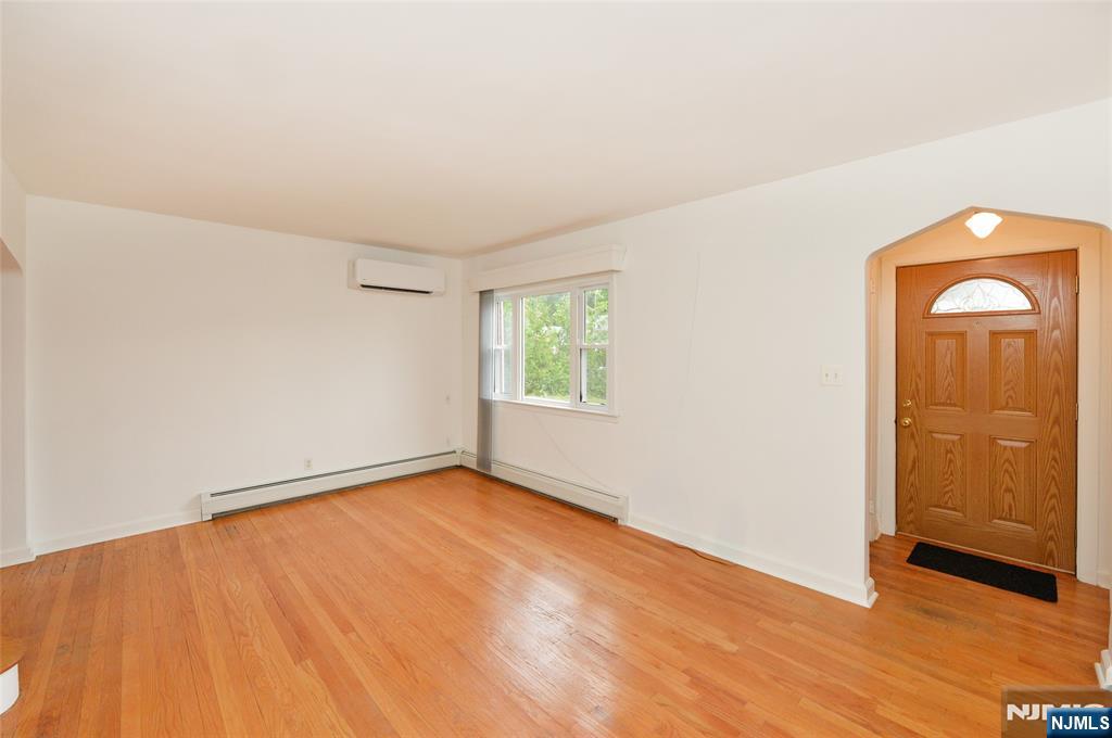 39-39 Brookside Avenue - Photo 2
