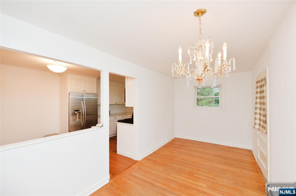 39-39 Brookside Avenue - Photo 4