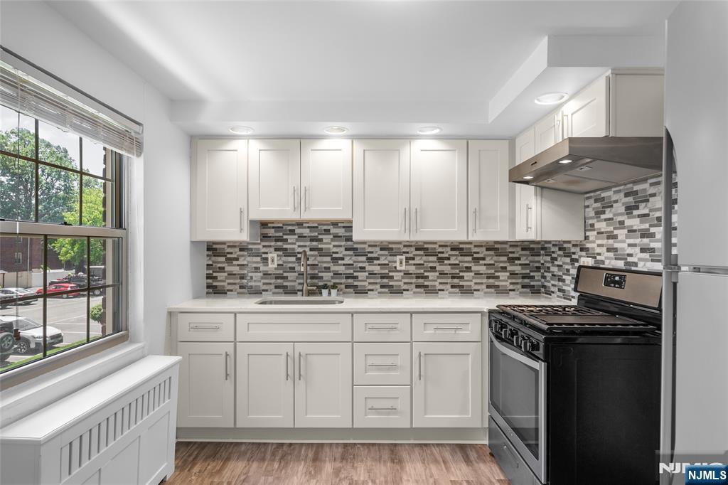 1244 Inwood Terrace B - Photo 2