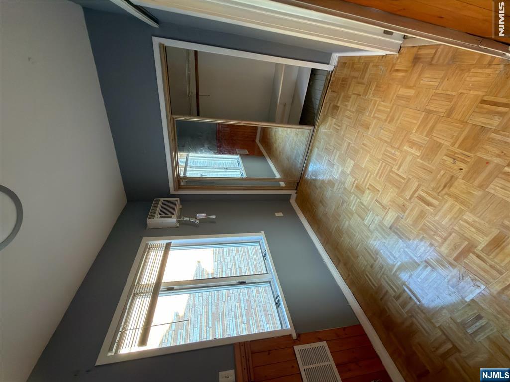141 Paterson Avenue - Photo 4