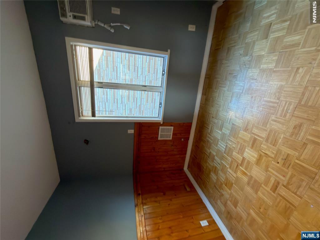 141 Paterson Avenue - Photo 5