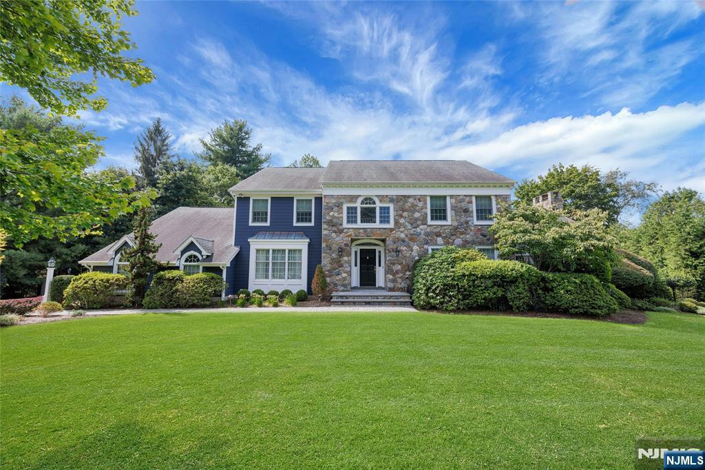 4 Swan Hollow Court - Photo 1