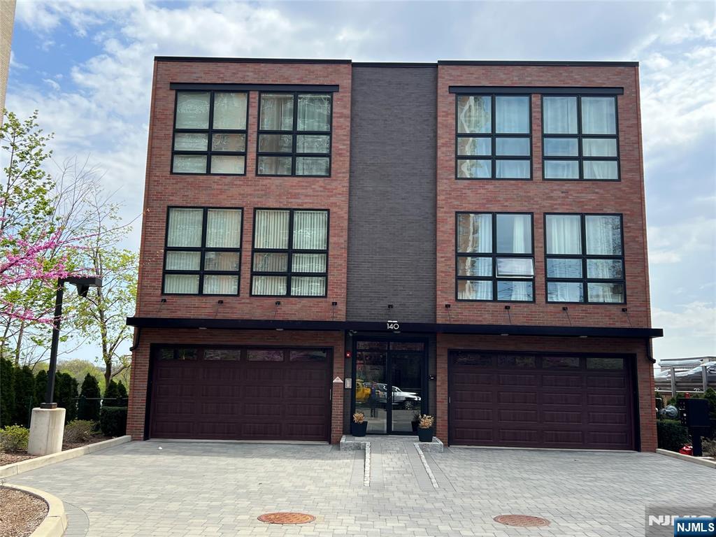 140 Overlook B2