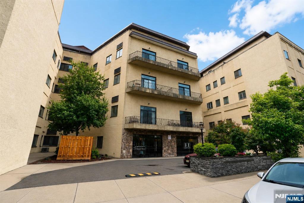 75 Liberty Avenue D19 - Photo 1