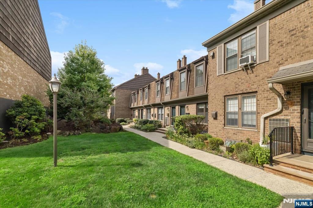 181 Long Hill 6 - Photo 3
