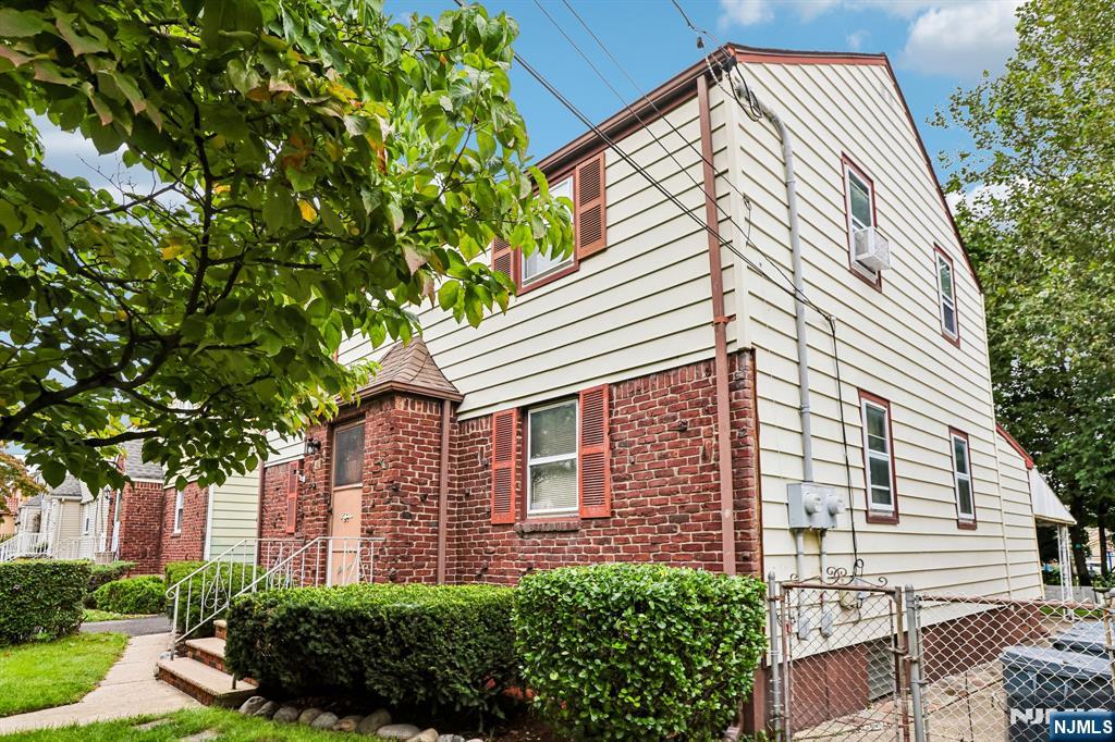 41 Macarthur Avenue - Photo 2