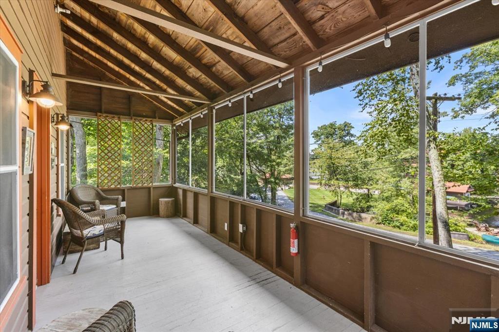 105 Shore Road - Photo 5