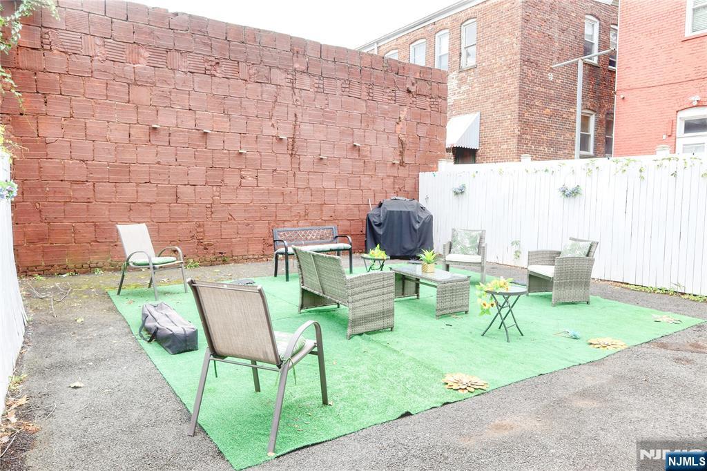 9 Emerson Place - Photo 2