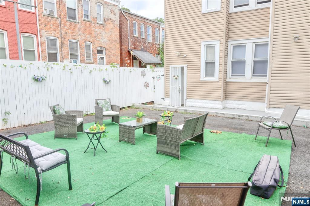 9 Emerson Place - Photo 3
