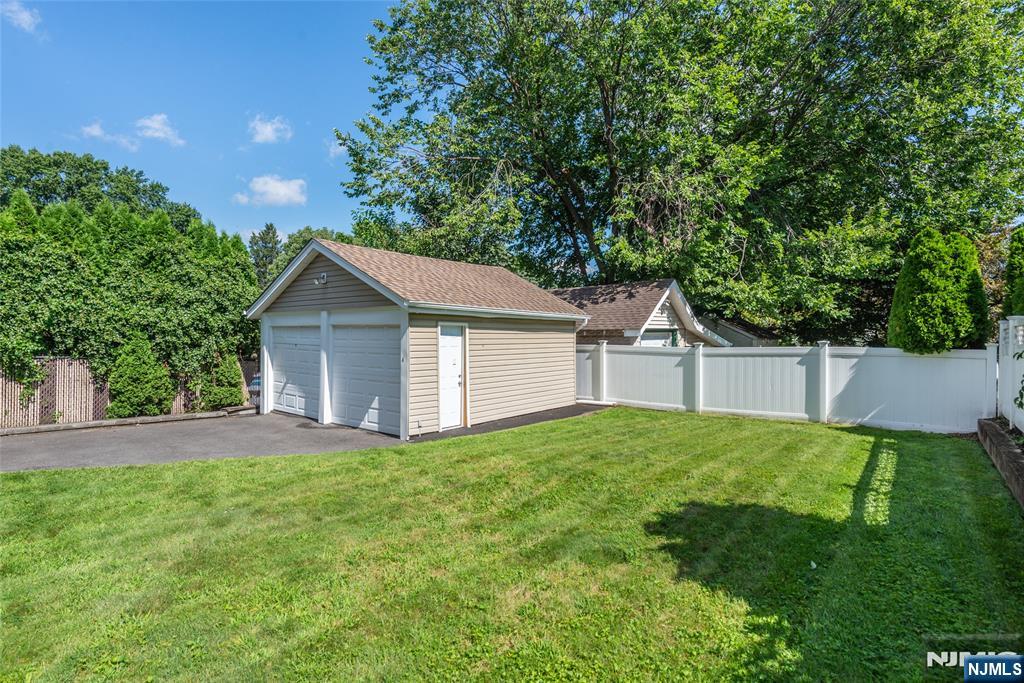 1118 Van Houten Avenue - Photo 2