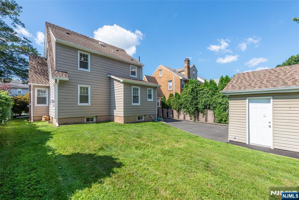 1118 Van Houten Avenue - Photo 3