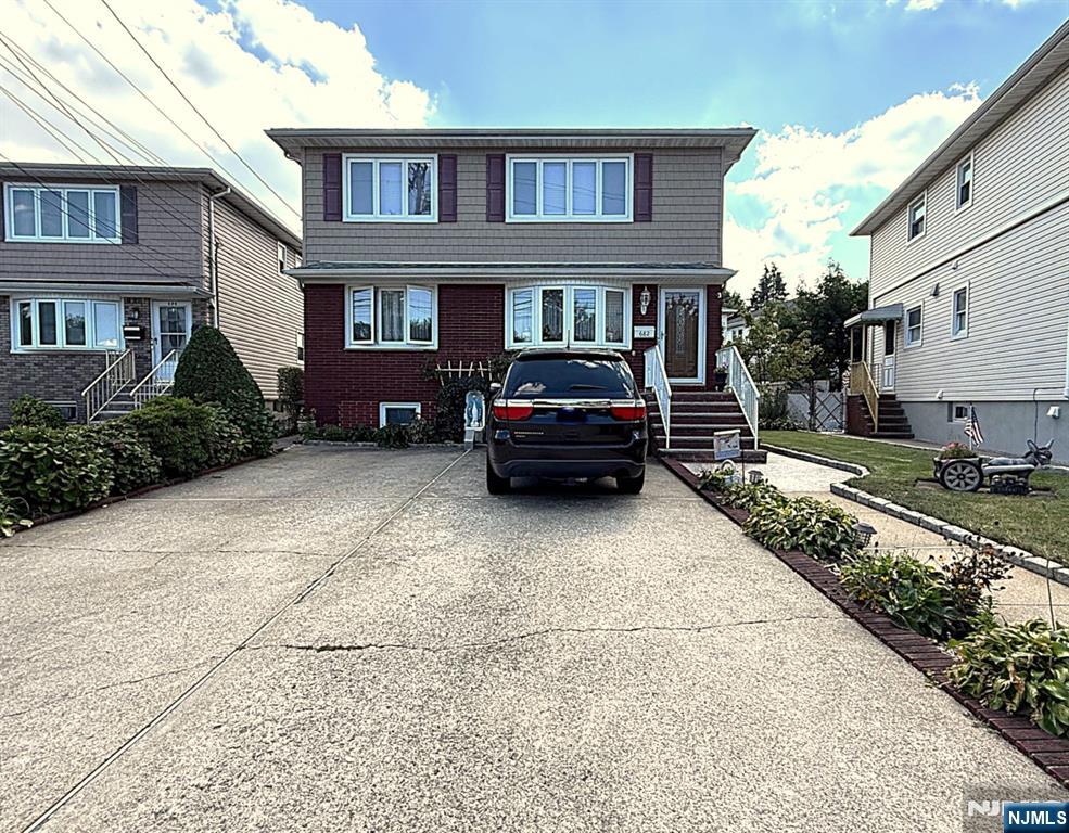 682 Valley Brook Avenue 2 - Photo 1