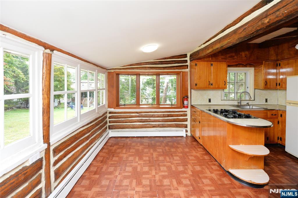 100 Tower Road - Photo 4