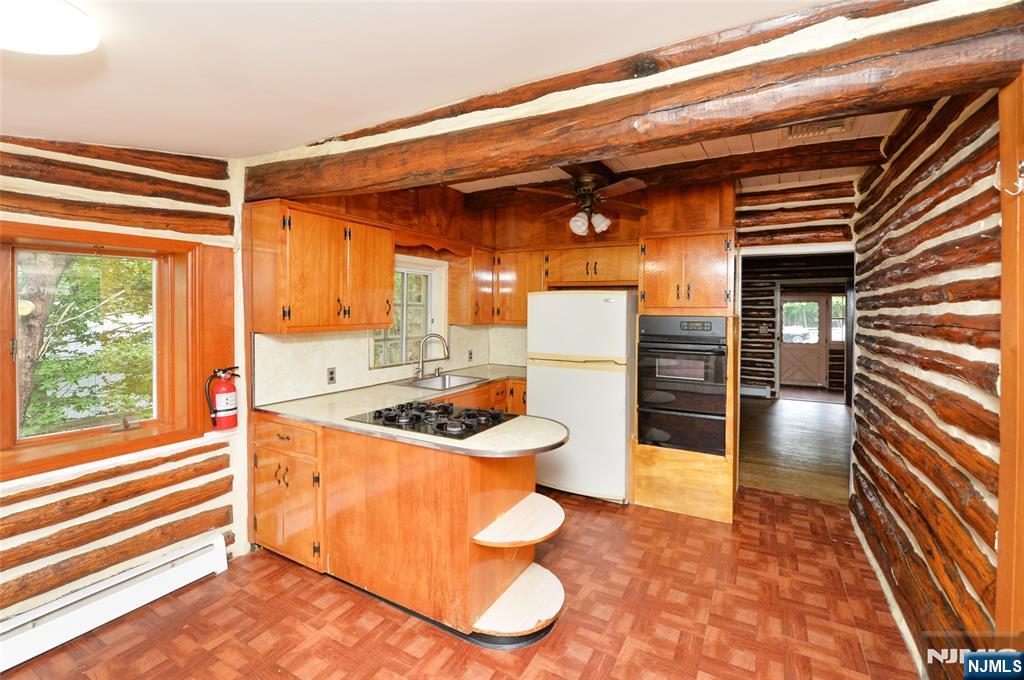 100 Tower Road - Photo 5
