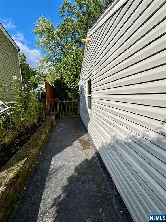 70 Mayfair Drive - Photo 3