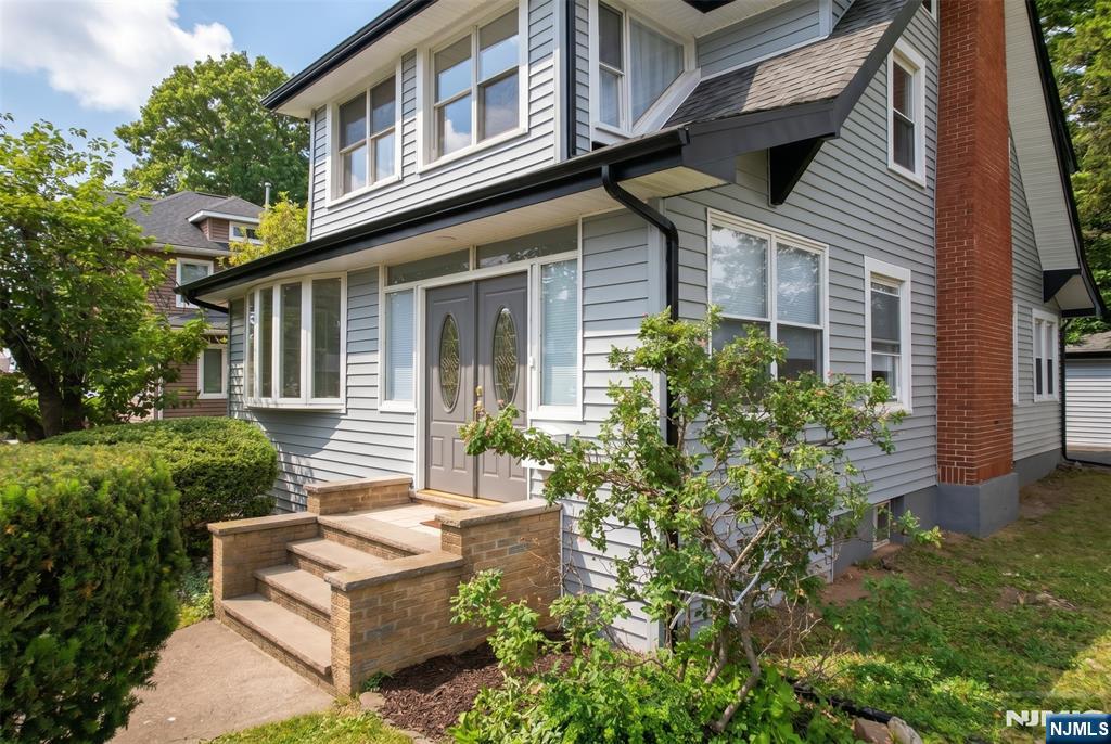 933 Maple Avenue - Photo 3
