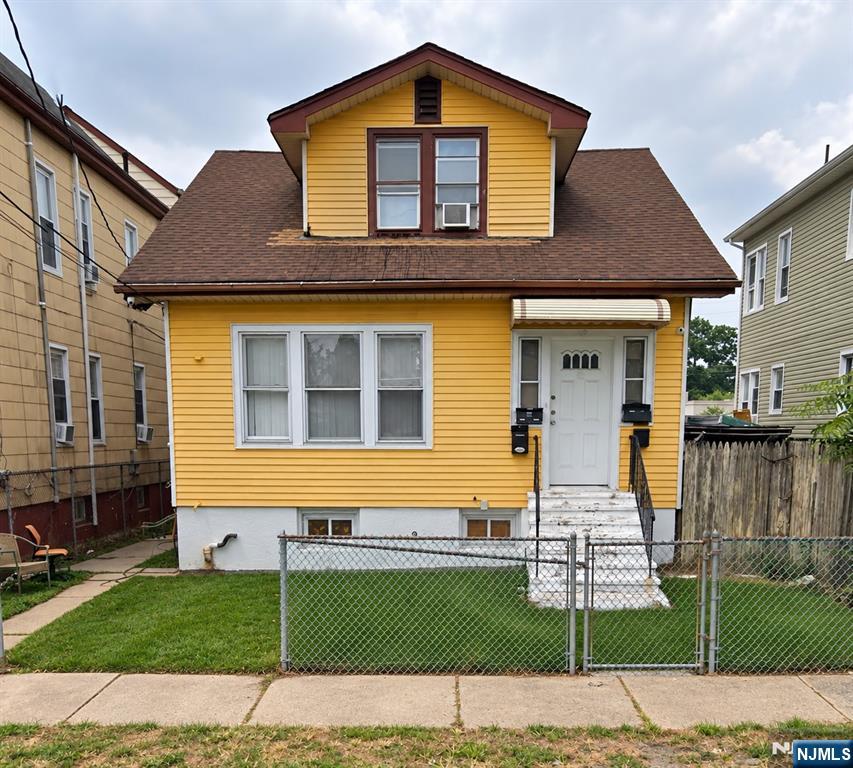 85 N 11th Street - Photo 1