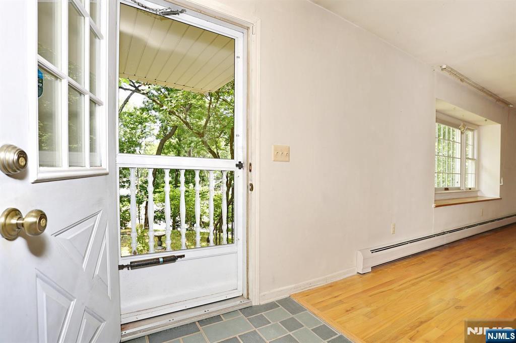 33 Hillside Avenue - Photo 3